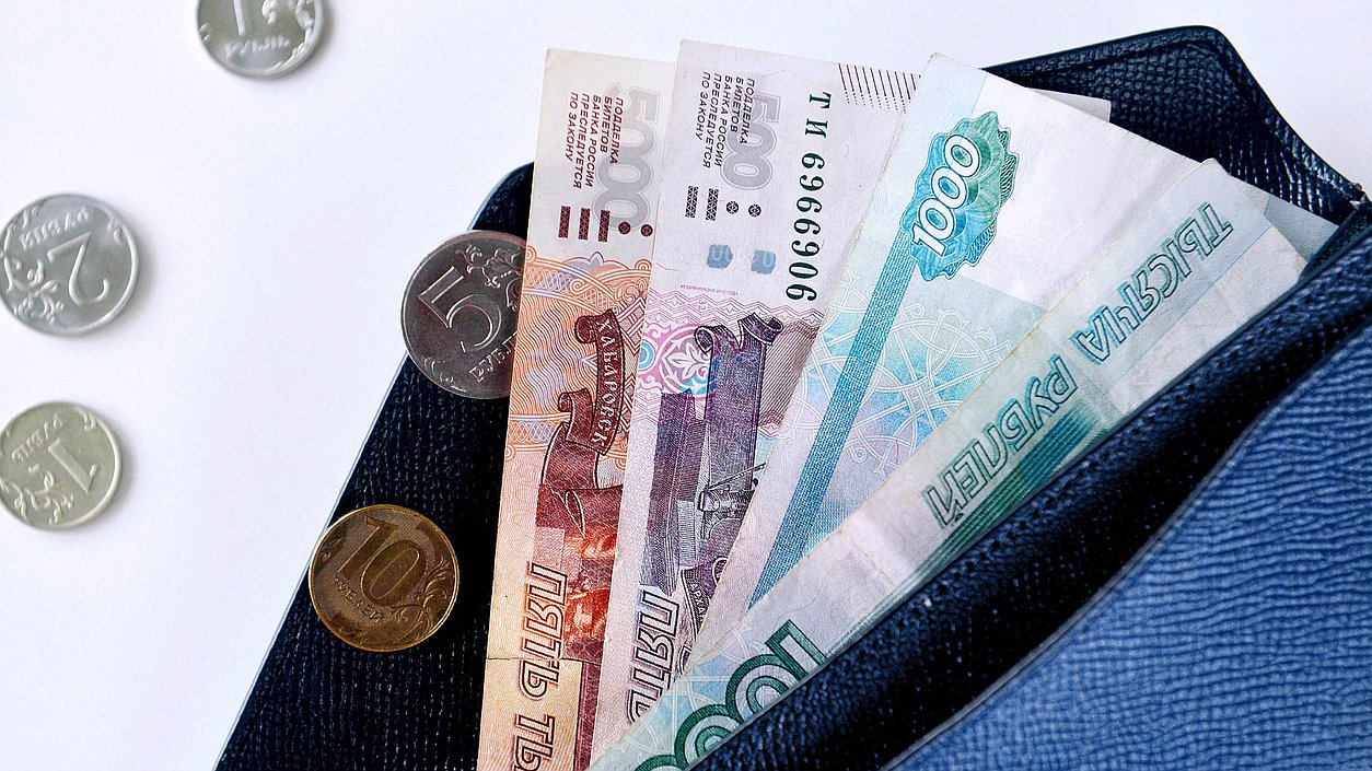 МРОТ в 2023 году составит 16 242 рубля