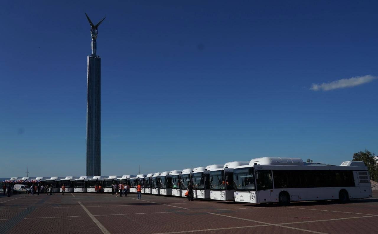 На городские маршруты в Самаре вышли 50 новых автобусов 